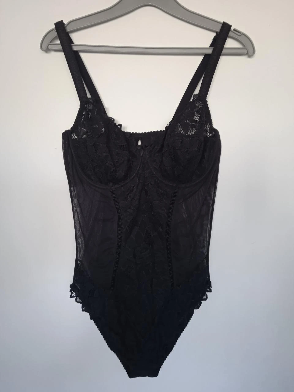 Body noir en dentelle, sans complexe taille 42/44